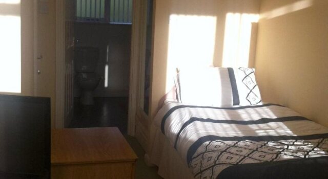 Nine Elms, Book Hotel Kingshurst Solihull