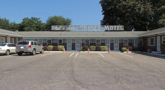 Phil & Anns Sunset Motel, Rezerwuj Motel Hotele w New England z basenem, Basen