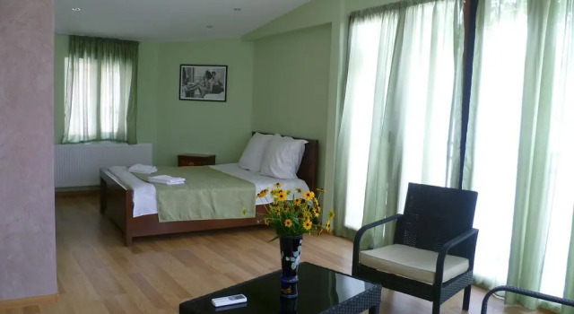 Duplex Opera, Забронировать Апартаменты/квартира Мтацминда Тбилиси, рядом с Концертный зал Тбилиси
