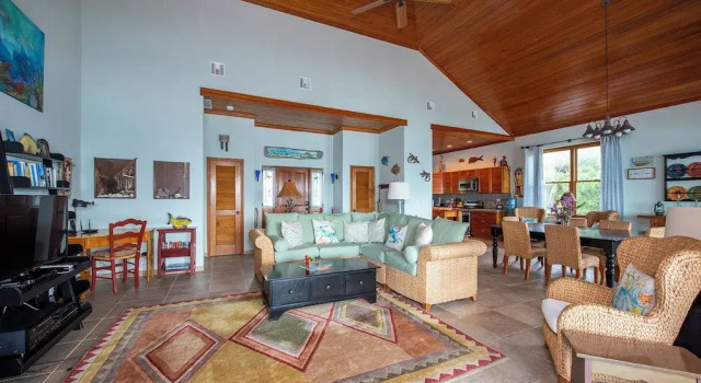 Seven Palms Serenity: Beachfront Oasis, Prenota Villa Hotel a Bahamas Out Islands con parcheggio, Parcheggio