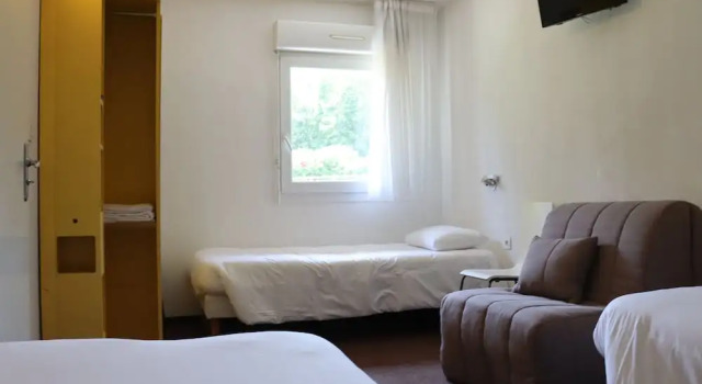 Семейный люкс с видом на улицу Hôtel Lémand Lyon Est - Villefontaine