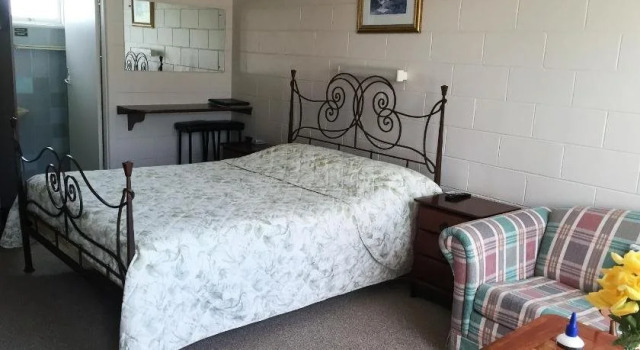 ALPINE COUNTRY MOTEL 4mile, Забронировать Мотель Отели Kosciuszko National Park с завтраком, Завтраки