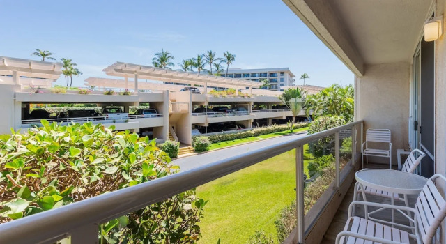 Номер Standard c 1 комнатой с балконом и с видом на сад Castle At Maui Banyan