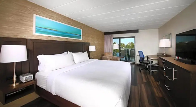 Двухместный номер Standard с видом на бассейн Holiday Inn Hotel Peterborough Waterfront by IHG