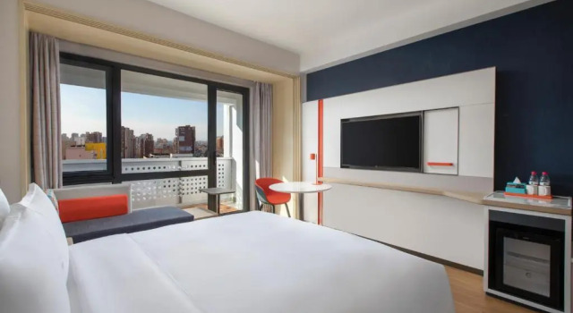Двухместный номер Standard с балконом Holiday Inn Express Beijing Yizhuang Center by IHG