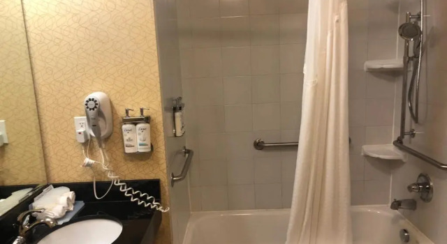 Люкс Holiday Inn Express Hotel & Suites Lansing-Dimondale by IHG