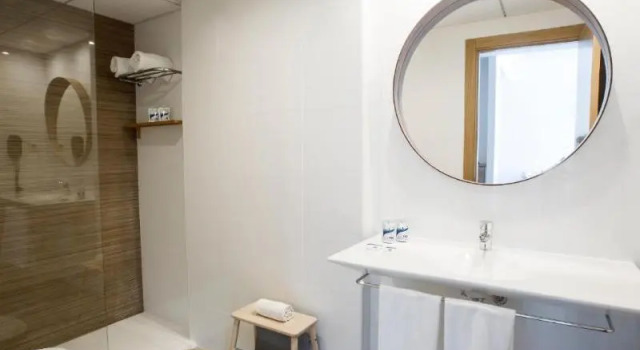 Четырёхместные апартаменты с 2 комнатами с балконом Aparthotel Cye Holiday Centre