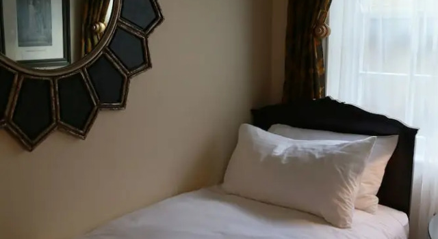 Одноместный номер Economy Number 8 The Townhouse
