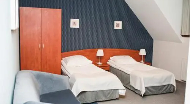 Zajazd Pod Szyszkami, Book Hotel Hoteller i Krotoszyn med parkering, Parkering