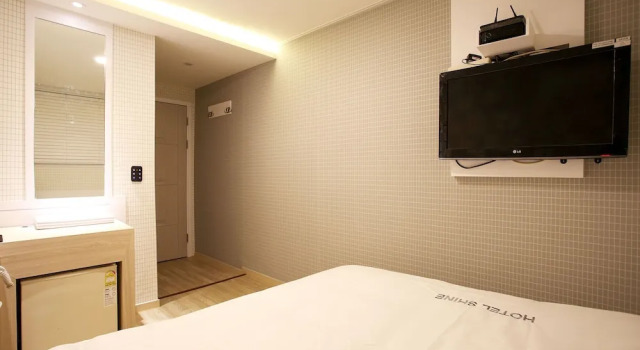Standard Zimmer Shine Hotel