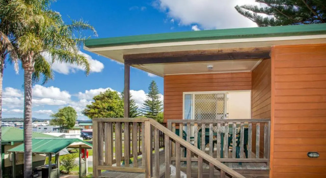 Вилла с 2 комнатами BIG4 Batemans Bay at Easts Riverside Holiday Park
