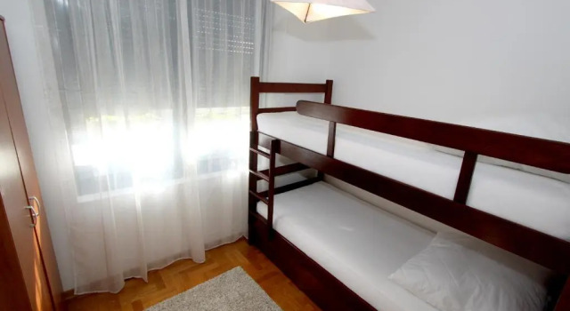 Feniks 57, Buchen Sie Hotel Zemun 