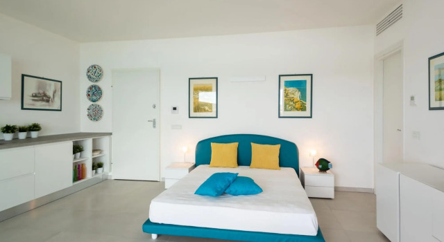 Large room of 40ms with a double bed, an armchair-bed, kitchenette, a bathroom and a private parking-AIRONI 8 MONO