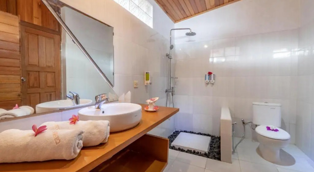 Коттедж с видом на море Onong Resort
