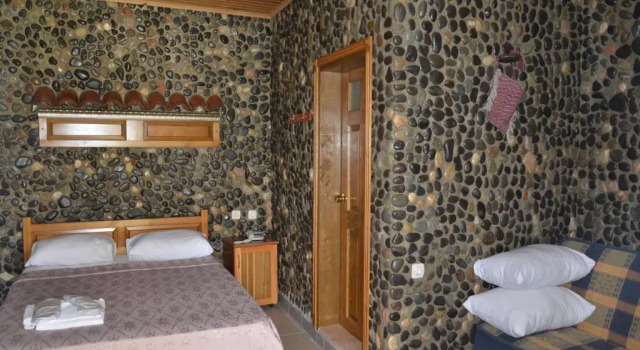 Трёхместный номер Standard Mertur Hotel