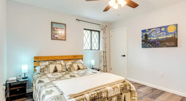 13 Mi to Jack Frost Ski Resort: Home w/ Hot Tub, Book Feriehus Sommerhuse i Pennsylvania, Hytte