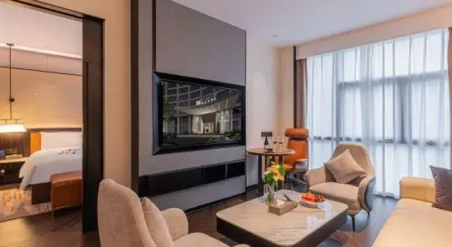 Deluxe suite Shanghai Maybeours Hotel (Fengxian Jinhui Longfor Tianjie Store)