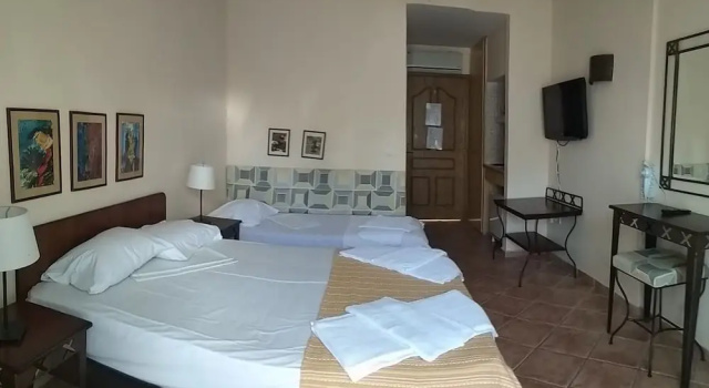 Трёхместный номер Standard Ammon Garden Hotel