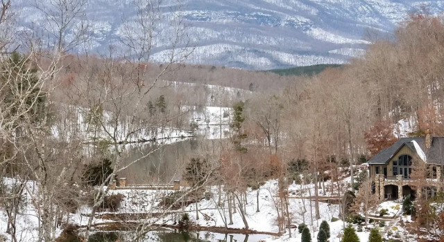 Thistle Ridge, Buchen Sie Ferienhaus Villen in Mill Spring, Villa