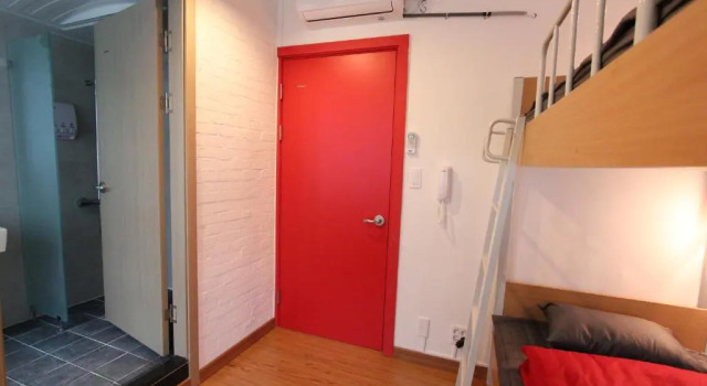 Четырёхместный номер Standard с красивым видом из окна B My Guesthouse