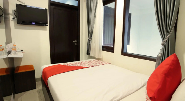 Hotel O Wisma Empat Lima Syariah, Boek Hotel Palembang Sumatra