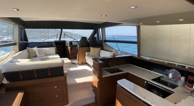 Номер Deluxe 2017 Princess 52 Fly Yacht In Bodrum