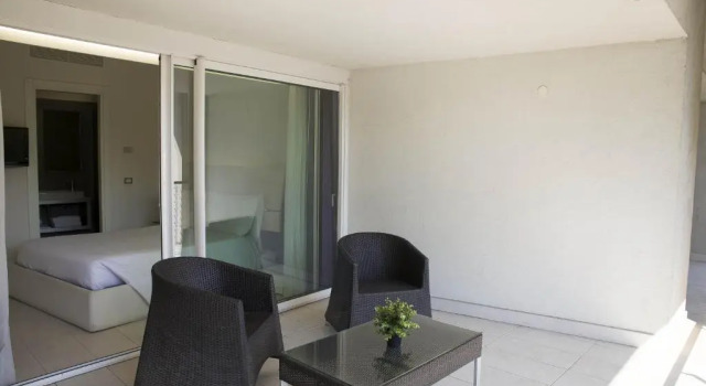 Трёхместный номер Standard с балконом Lungotevere Suite