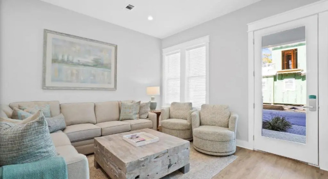 30A Beach House - Turquoise Tides, Book Hotel Hoteller i Inlet Beach med parkering, Parkering