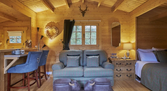 Cabin for 2 - Wood Burning Hot Tub & Fire, Забронировать Дом для отпуска Виллы Ланаркшир, Вилла