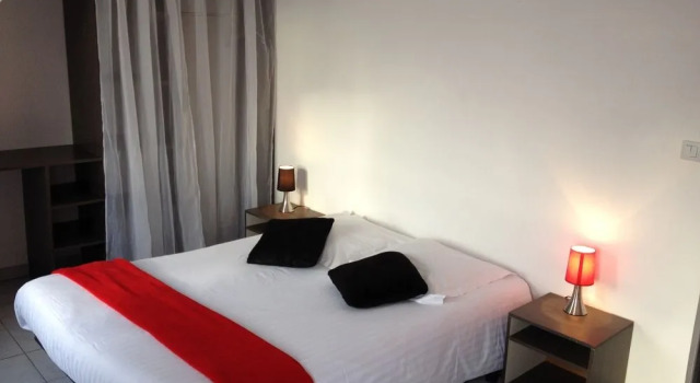 Alencimmo, Prenota Hotel Alencon 