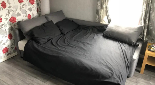 Коттедж с 3 комнатами Claire’s AirBNB 2