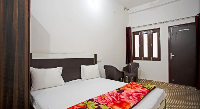 SPOT ON 41585 Green Pine, Book Hotel Hotels & Accommodations in Jaiharikhal, Hotel