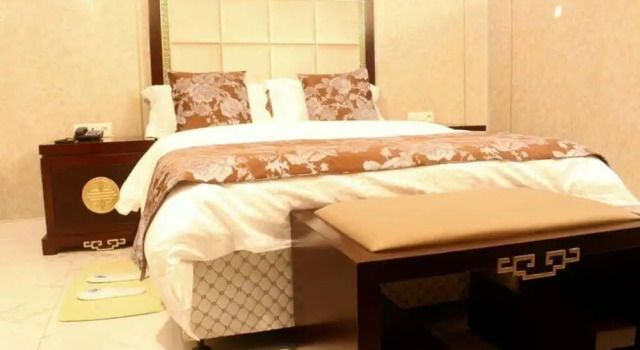 Deluxe room City Hotel