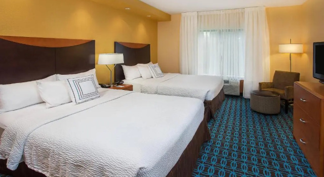 Четырёхместный номер Standard Fairfield Inn & Suites Kodak