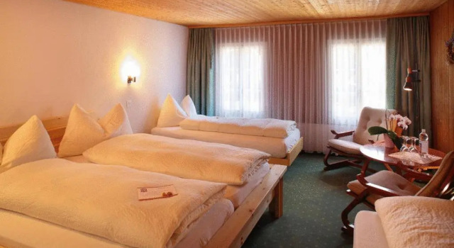 Четырёхместный номер Standard Hotel Schützen Lauterbrunnen