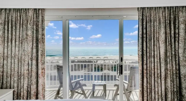 Четырёхместный номер Deluxe с видом на океан Montreal Beach Resort