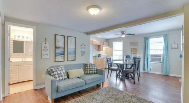 Апартаменты Walk to Beach: Cozy Unit in Galveston!