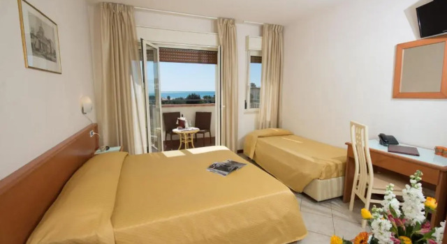 Hotel Nuova Sabrina, Reserva ahora Hotel Hoteles en Versilia con piscina, Piscina