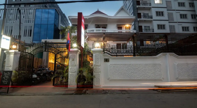 Poolside Villa - Hostel