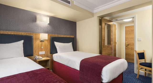 Четырёхместный номер Days Inn by Wyndham London Hyde Park