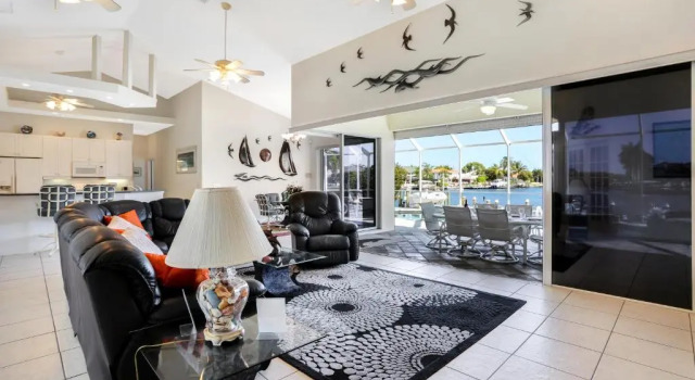 Villa Dolphin