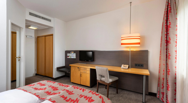 Sunday Hotel Frankfurt Airport - Neu-Isenburg, Забронировать Отель Бизнес-отели Ной-Изенбург, 4* 5*