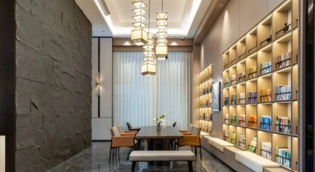 Shannan Baicheng Railway Station Yajiang Tianjie Atour Hotel