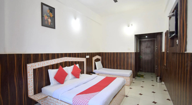 Itsy Hotels Satya Shree, Забронировать Отель Отели Катра с парковкой, Парковка