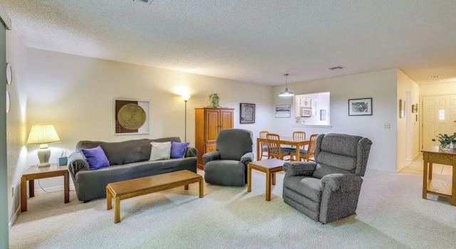 Bella Vista Townhome w/ Deck Near Back 40 Trail!, Varaa Huoneisto Bella Vista 