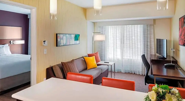 Четырёхместный люкс с 2 комнатами Residence Inn by Marriott Bath Brunswick Area