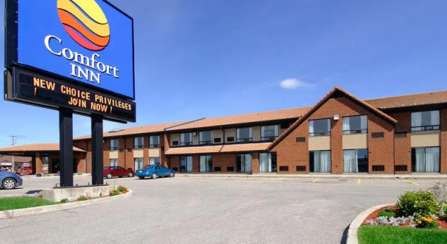 Кровать в общем номере Comfort Inn Kapuskasing