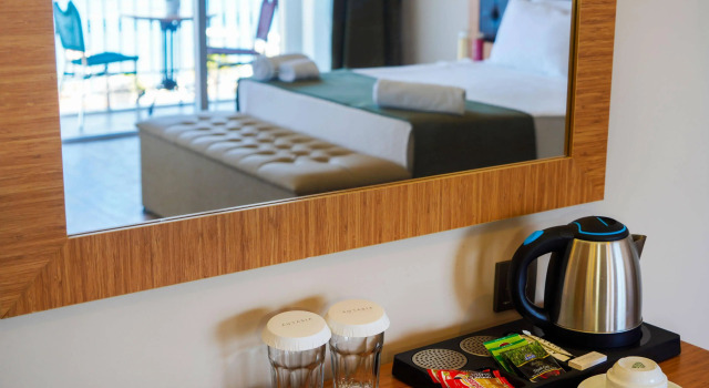 Aurasia SeaSide Hotel
