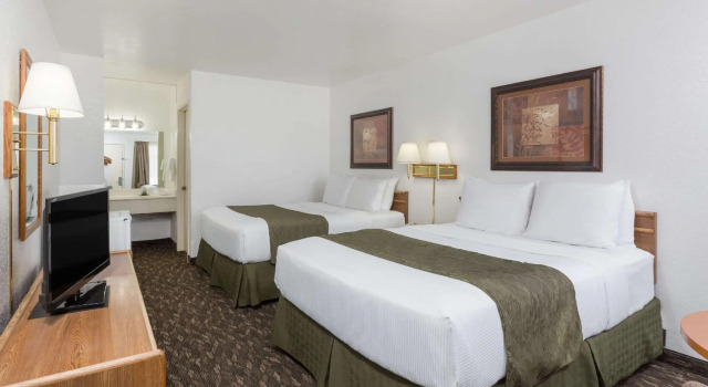 Четырёхместный номер Standard Super 8 by Wyndham Fort Bragg