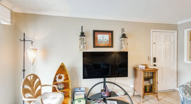 Resort-style Condo in St Simons ~ 1 Mi to Pier!